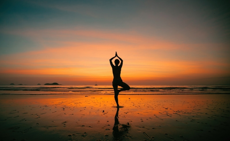 Breathe Easy With Beachside Yoga at Sinai’s Solasi Wellness Festival