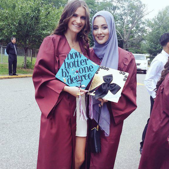 Muslim-American Hijabi Teen Wins Best Dressed in High School