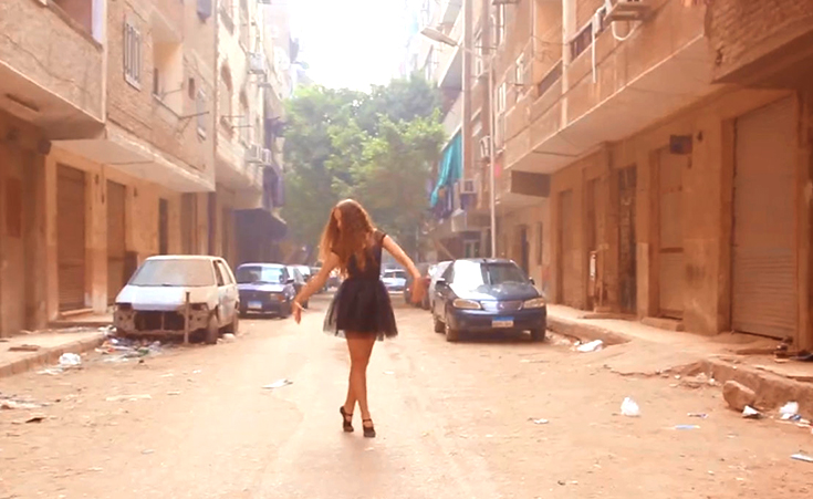 Video: A Ballerina Dances on a Cairo Street and Everyone is Captivated 