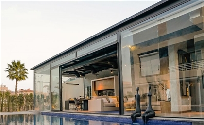 Floating with Contemporary Style in This Pool House by Sherif Ali 